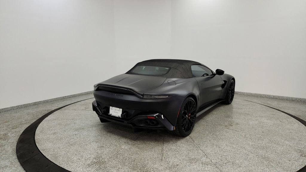 Used 2022 Aston Martin V8 Vantage Roadster image 11