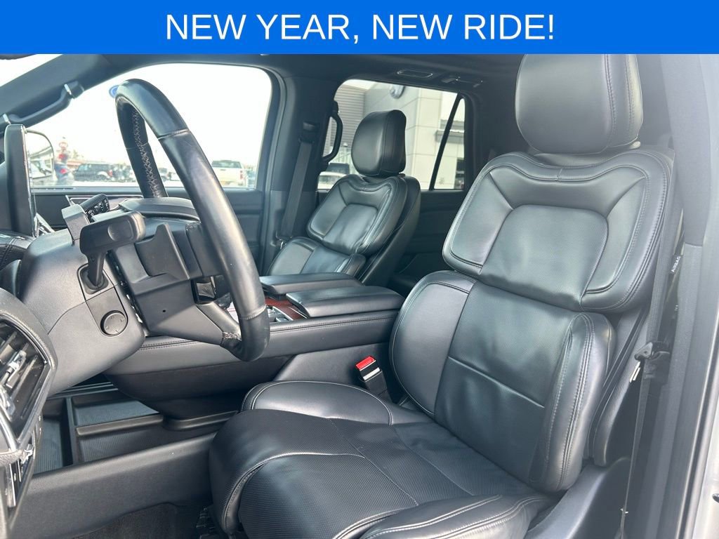Used 2024 Lincoln Navigator Premiere image 16
