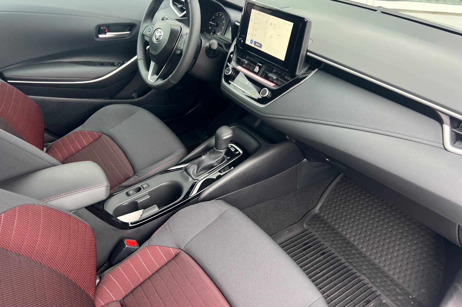 Used 2025 Toyota Corolla SE image 12