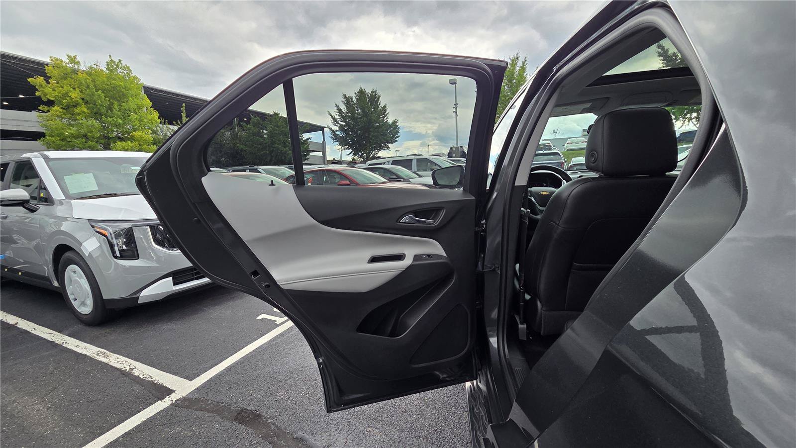 Used 2018 Chevrolet Equinox Premier AWD/4WD image 28