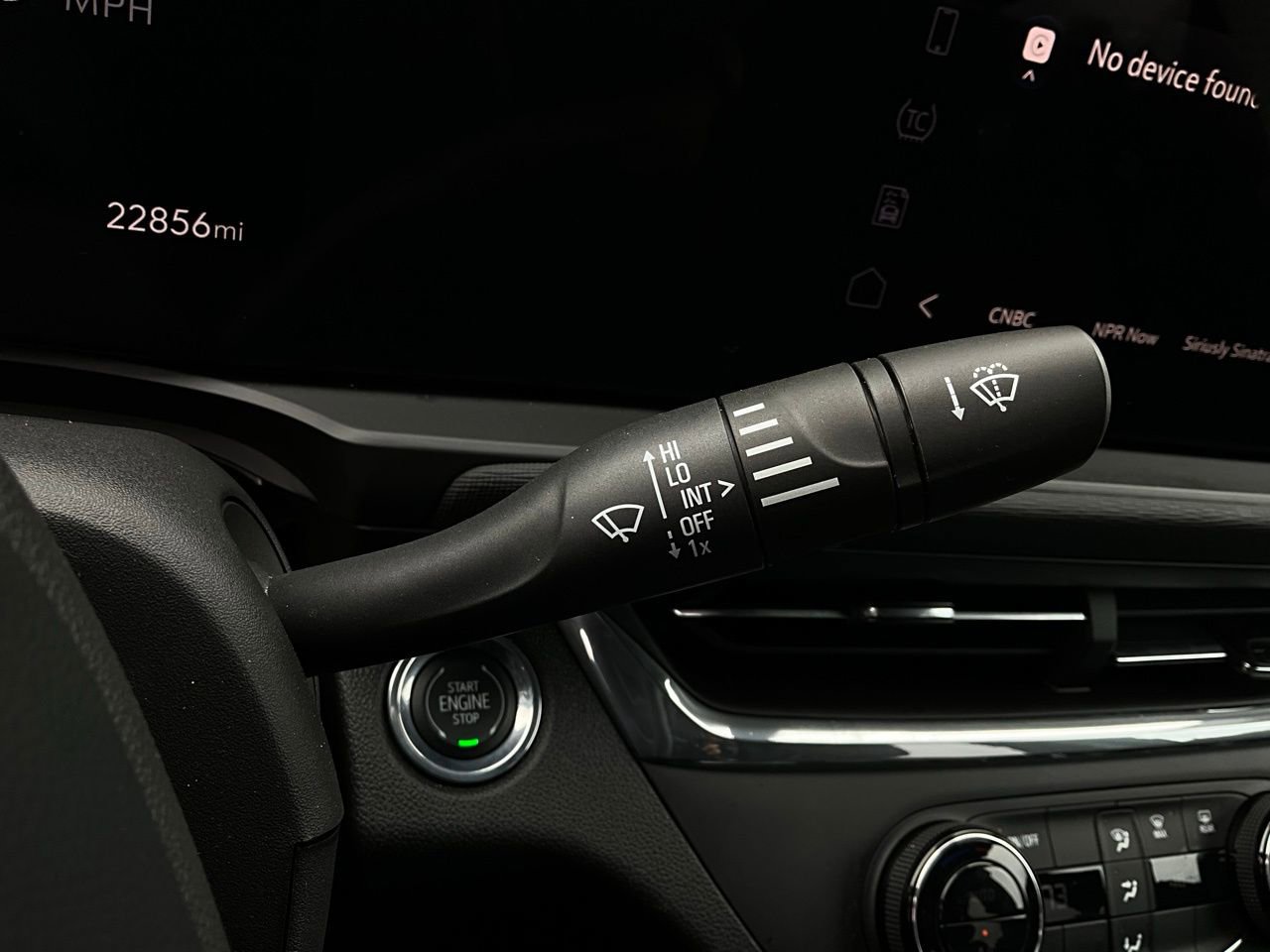 Used 2025 Buick Envista Preferred image 36