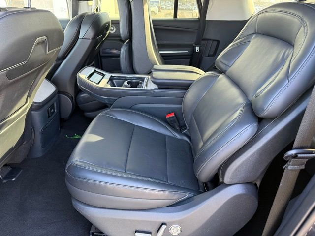 Certified 2025 Lincoln Navigator L Reserve image 11