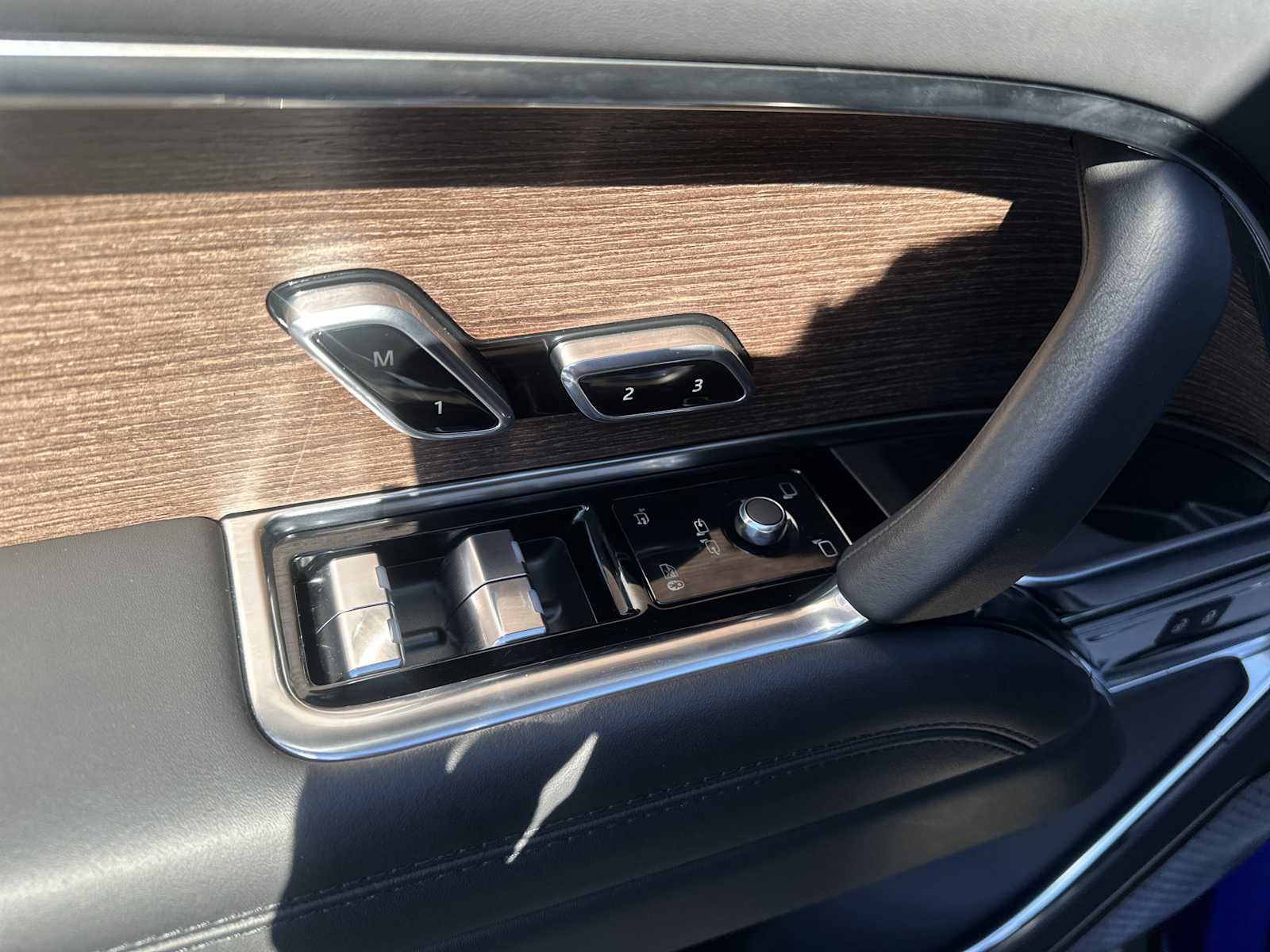 Used 2024 Land Rover Range Rover Autobiography image 20