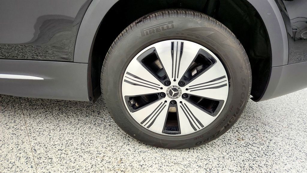 Used 2024 Mercedes-Benz EQB 300 4MATIC image 9