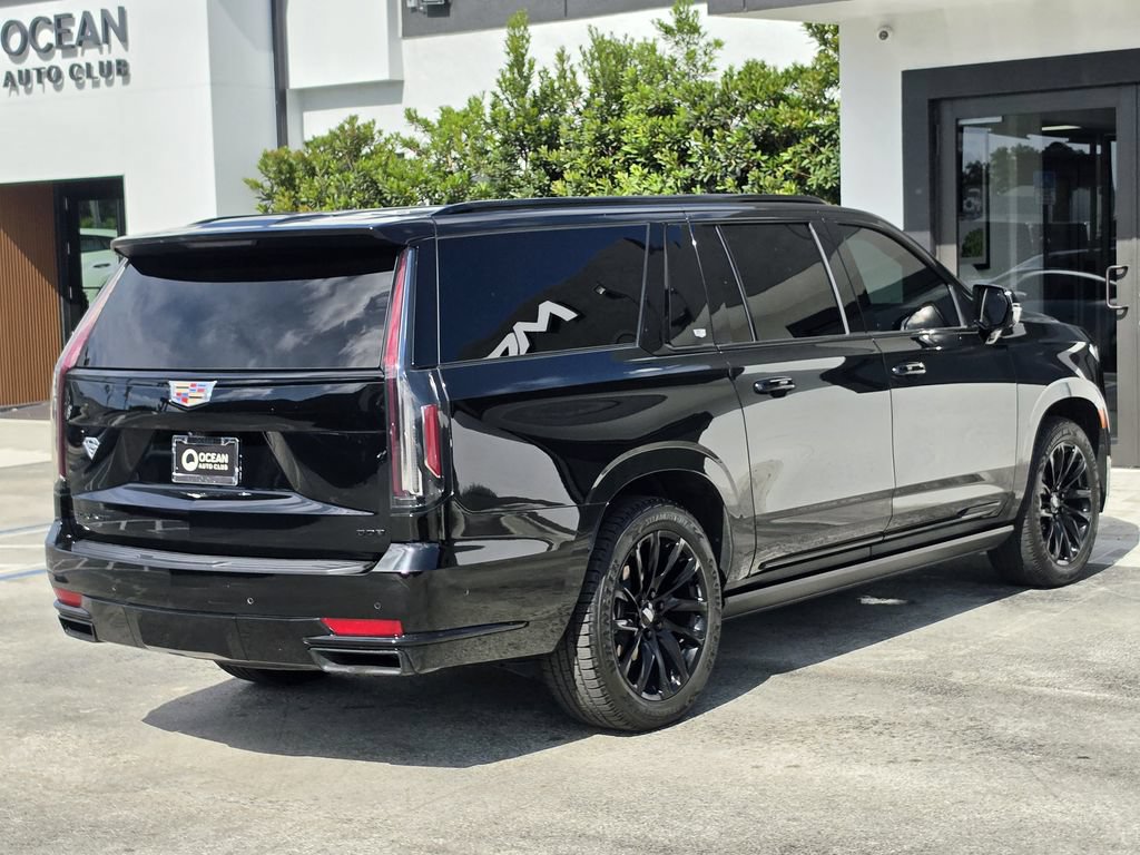Used 2023 Cadillac Escalade ESV Sport Platinum w/ LPO, ONYX Package RWD image 4