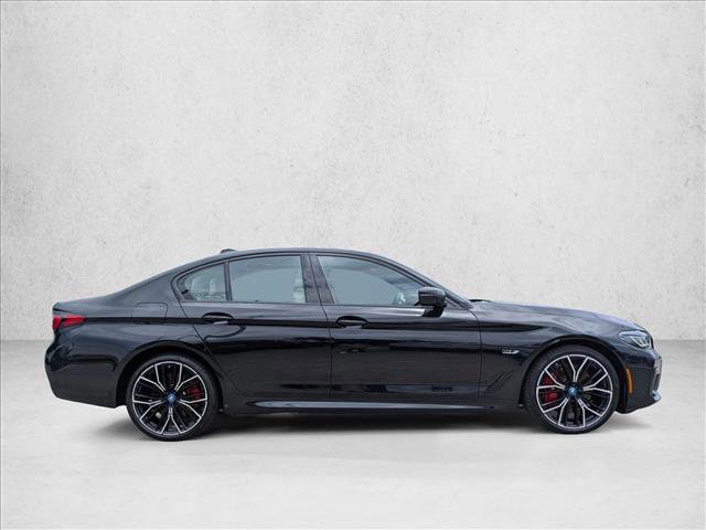 Used 2023 BMW 530e xDrive w/ Executive Package AWD/4WD image 4