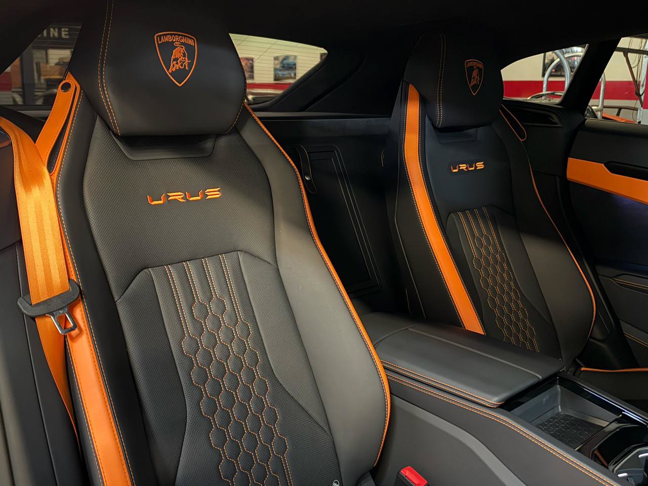Used 2024 Lamborghini Urus S AWD/4WD image 27