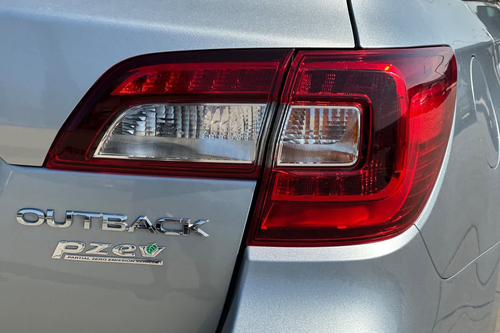 Used 2016 Subaru Outback 2.5i Premium AWD/4WD image 33