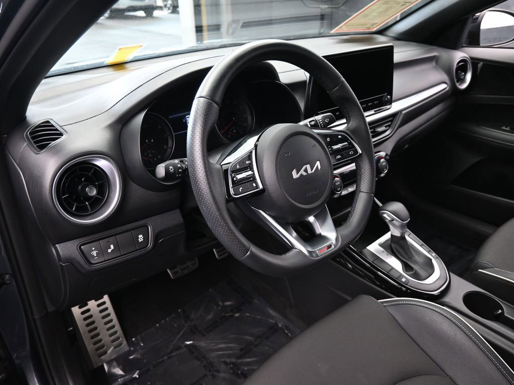 Used 2023 Kia Forte GT-Line image 10