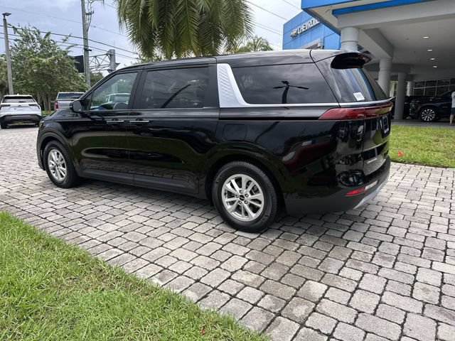 Used 2024 Kia Carnival LX FWD image 33