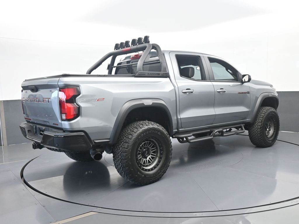 Used 2025 Chevrolet Colorado ZR2 w/ Technology Package AWD/4WD image 6