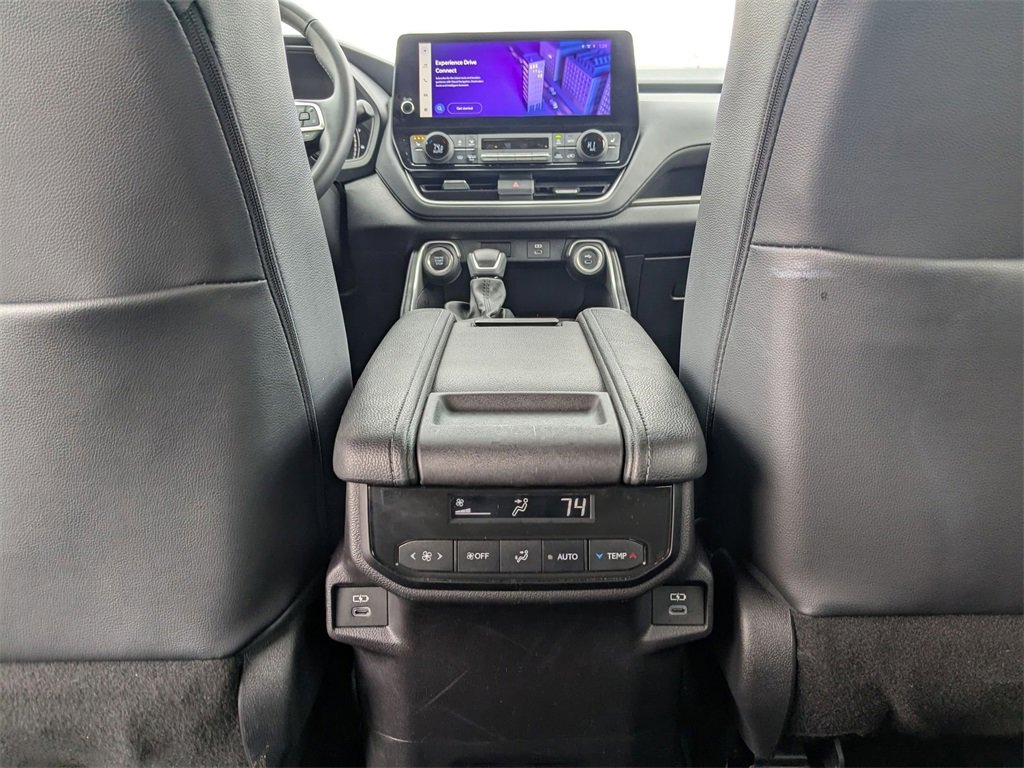Used 2025 Toyota Grand Highlander AWD image 30