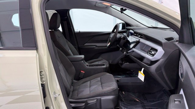 New 2027 Chevrolet Bolt LT w/ Comfort Package FWD image 18