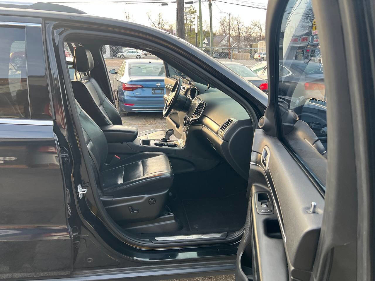 Used 2020 Jeep Grand Cherokee Limited w/ Luxury Group II image 18