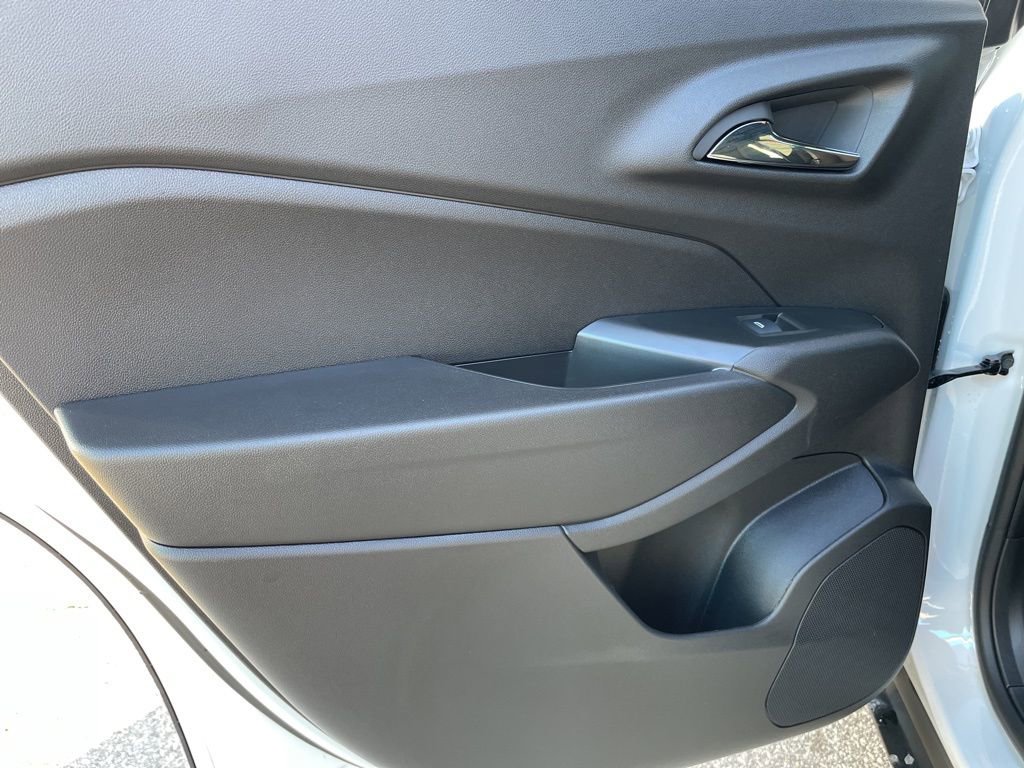 New 2026 Chevrolet Trax RS w/ Sunroof Package image 43