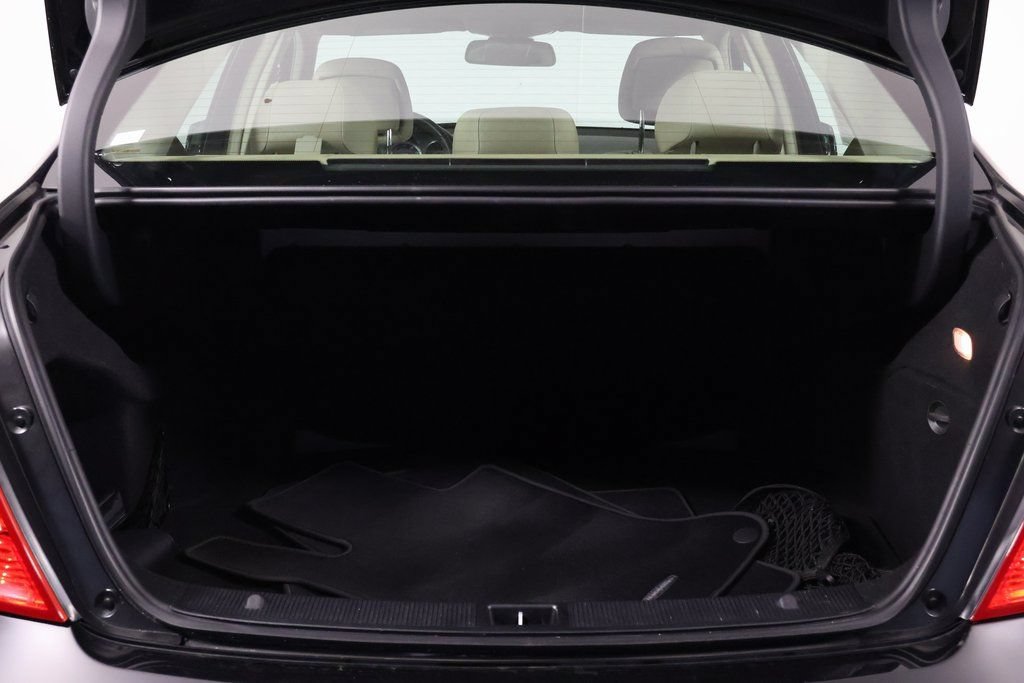 Used 2011 Mercedes-Benz C 300 Sedan image 14