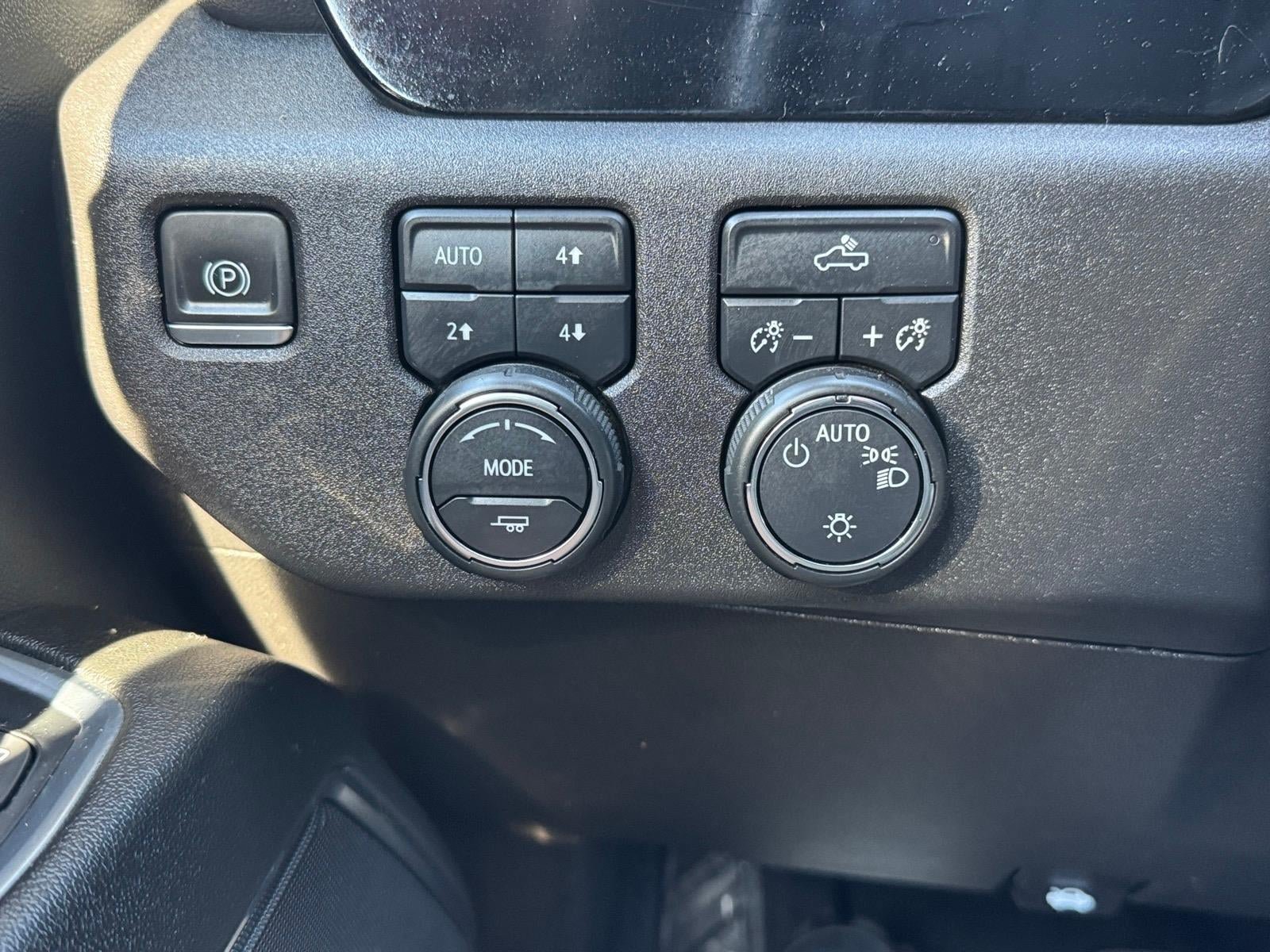 Used 2023 Chevrolet Silverado 1500 LT AWD/4WD image 13