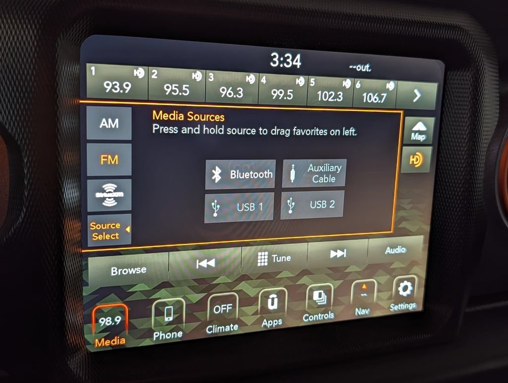 Used 2023 Jeep Gladiator Mojave AWD/4WD image 55