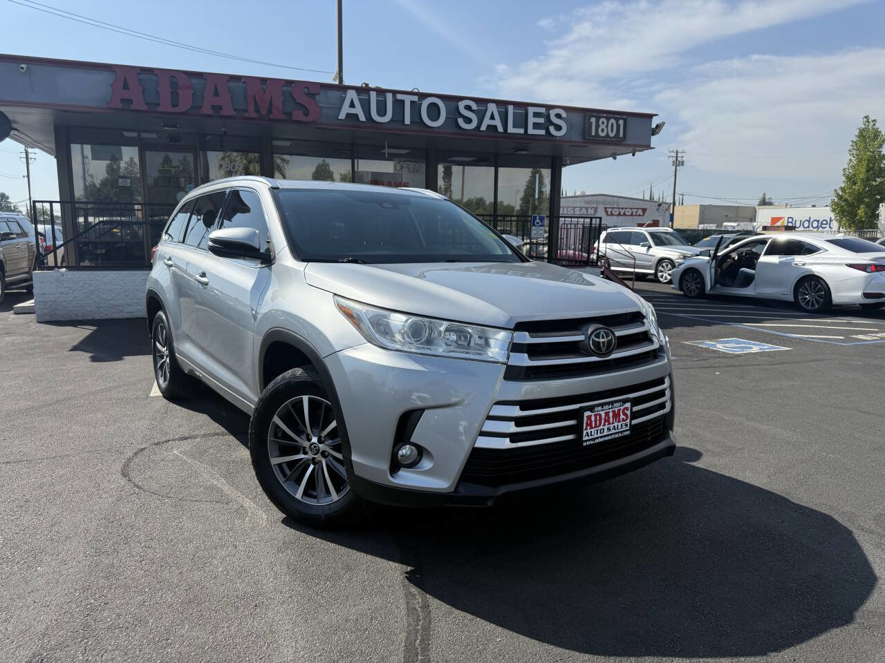 Used 2018 Toyota Highlander XLE image 1