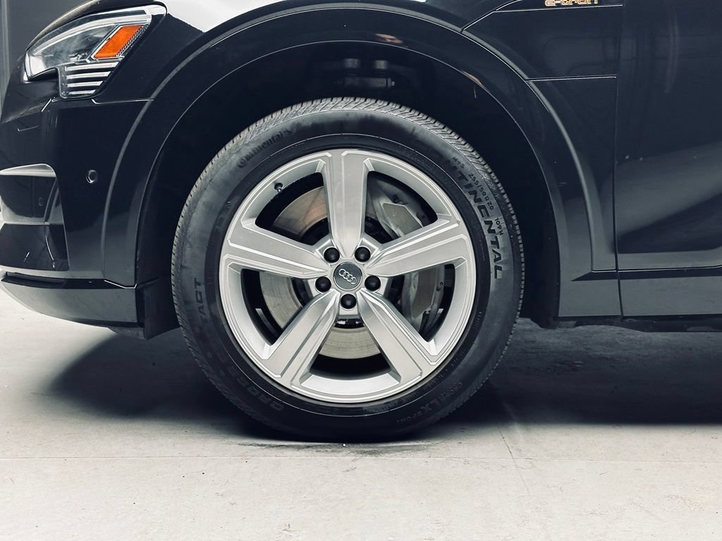 Used 2019 Audi e-tron Premium Plus w/ Cold Weather Package AWD/4WD image 40