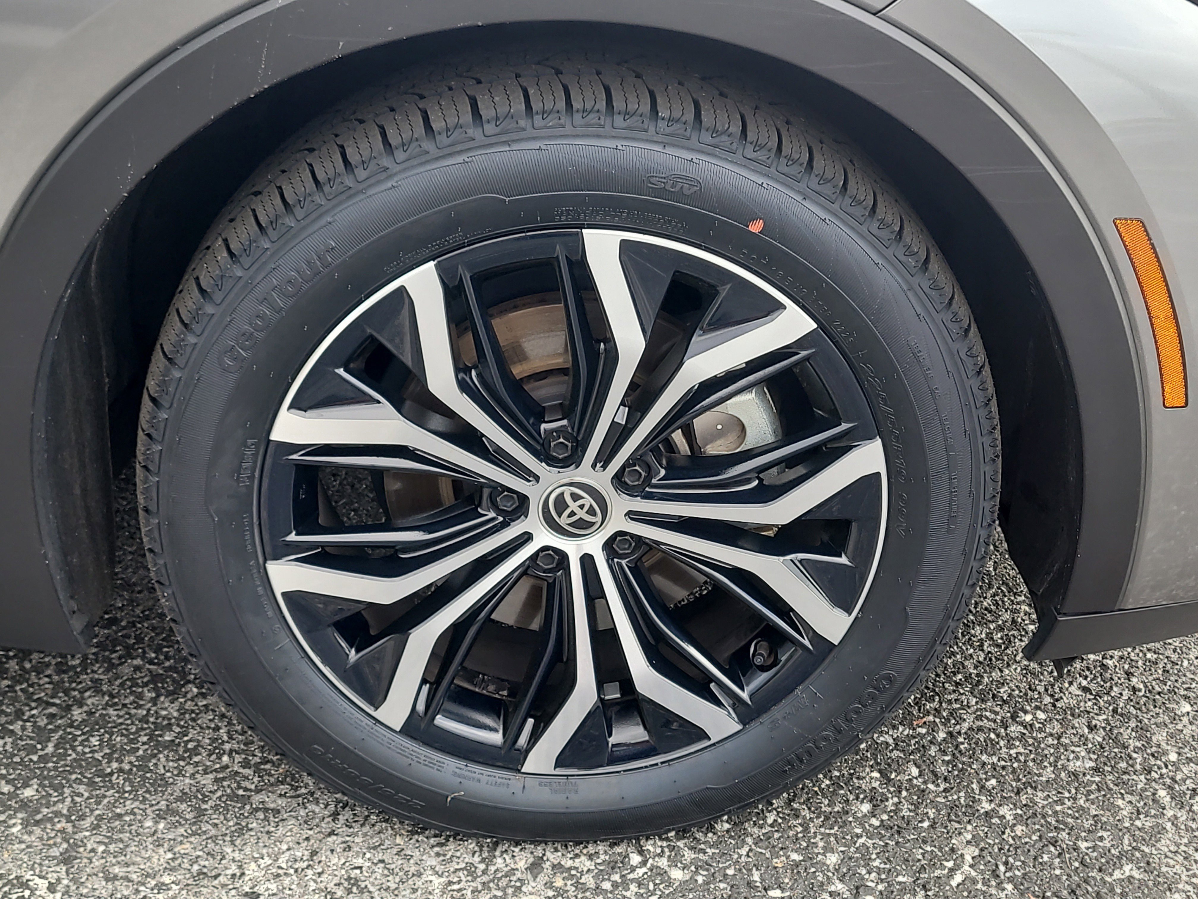 Certified 2023 Toyota Crown Limited image 10