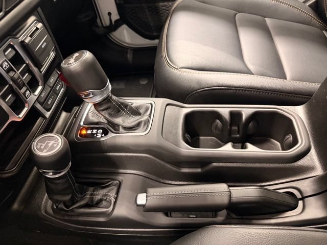 Used 2024 Jeep Wrangler Unlimited Sahara w/ Dual Top Group AWD/4WD image 32