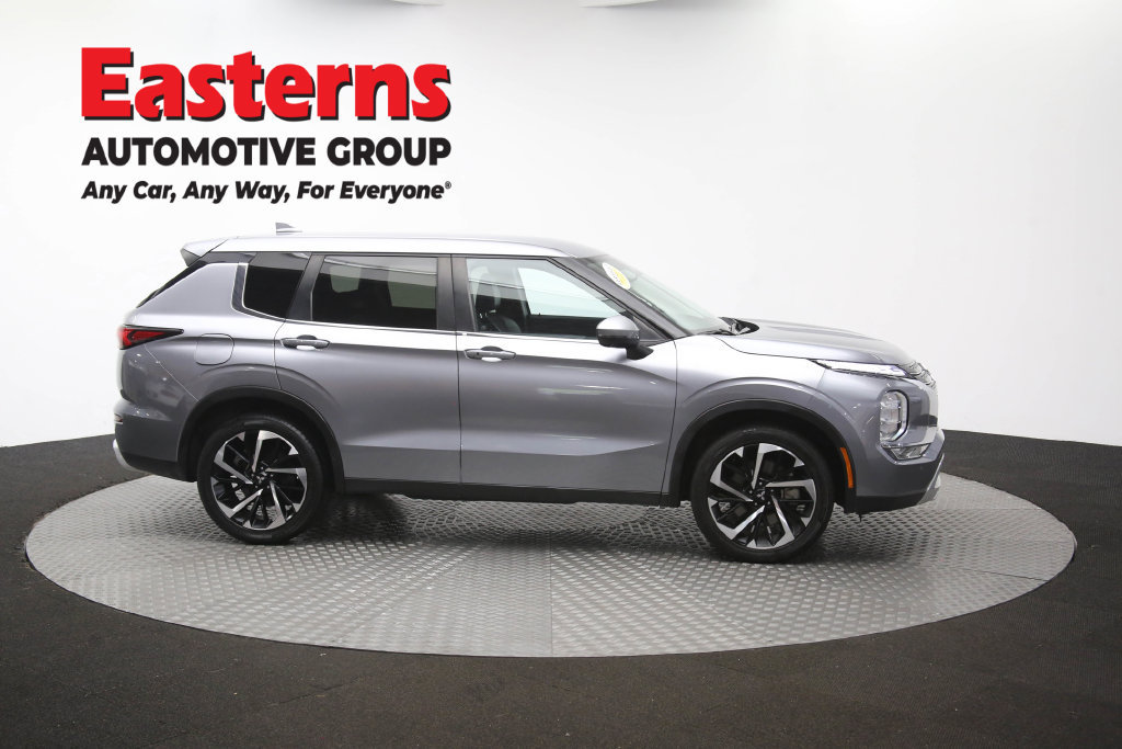 Used 2024 Mitsubishi Outlander SE FWD image 46