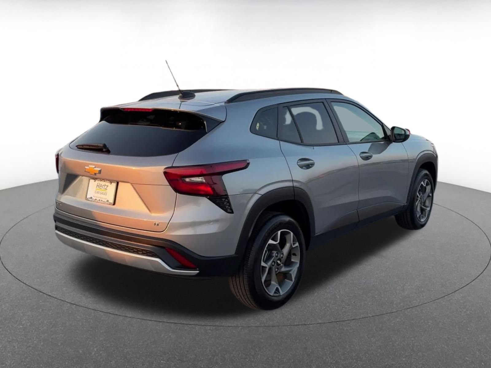 Used 2025 Chevrolet Trax LT image 14