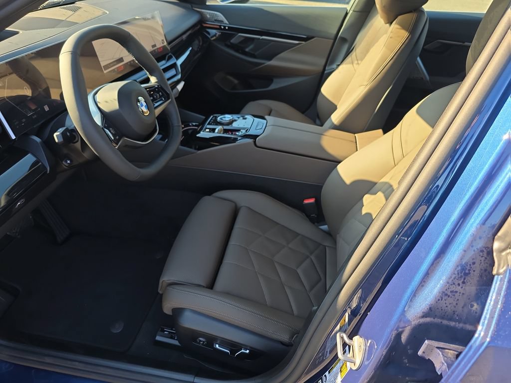 Used 2026 BMW 530i xDrive AWD/4WD image 8