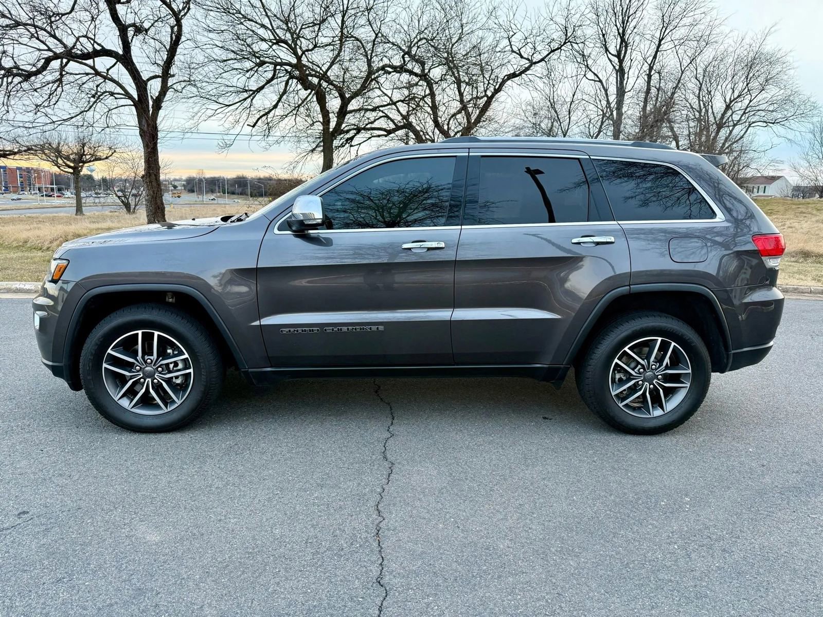 Used 2019 Jeep Grand Cherokee Limited w/ Luxury Group II image 5