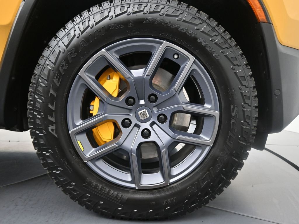 Used 2022 Rivian R1T Adventure image 11