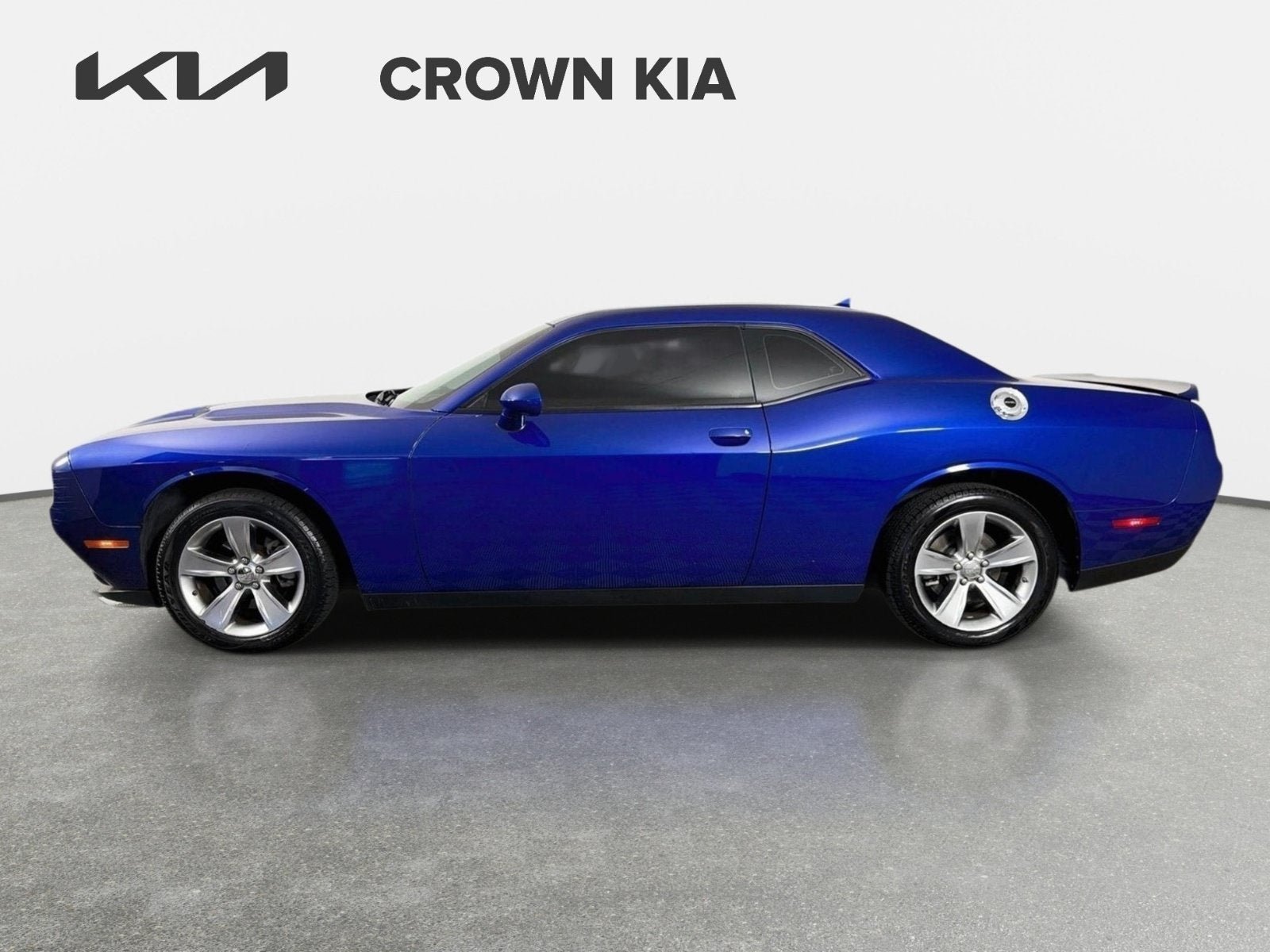 Used 2022 Dodge Challenger SXT RWD image 9