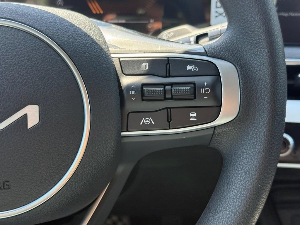 New 2026 Kia K5 LXS FWD image 17