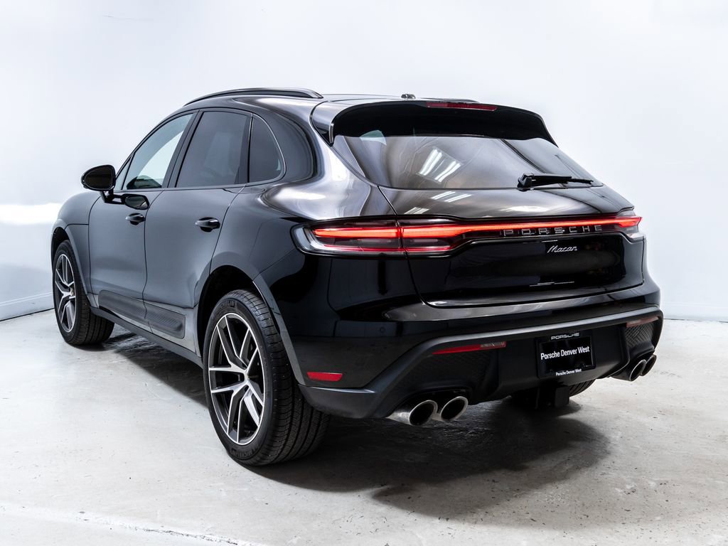 Used 2025 Porsche Macan image 3
