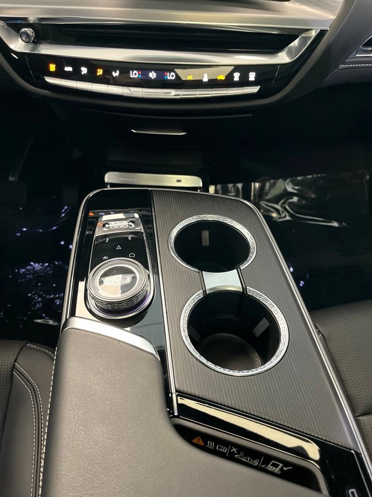 Certified 2024 Cadillac Lyriq Luxury AWD/4WD image 20