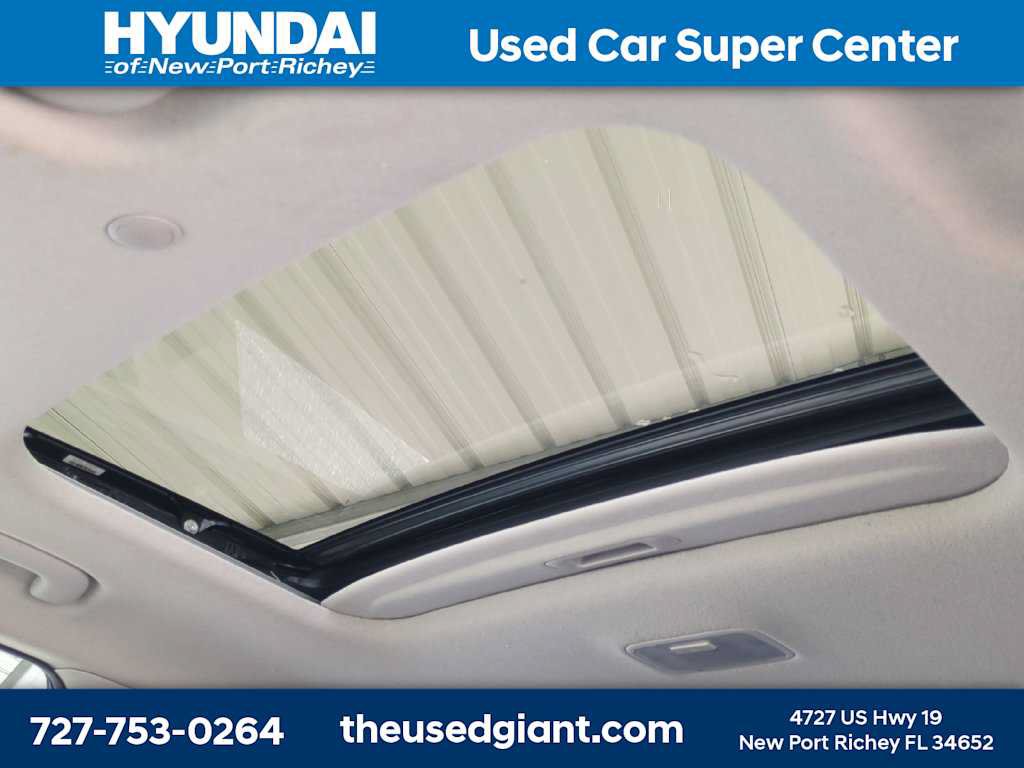 Certified 2023 Hyundai Venue SEL w/ Cargo Package FWD image 20