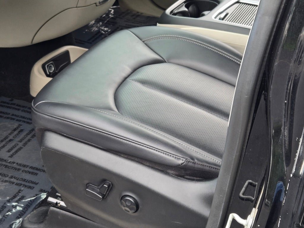 Used 2024 Chrysler Pacifica Touring-L FWD image 23