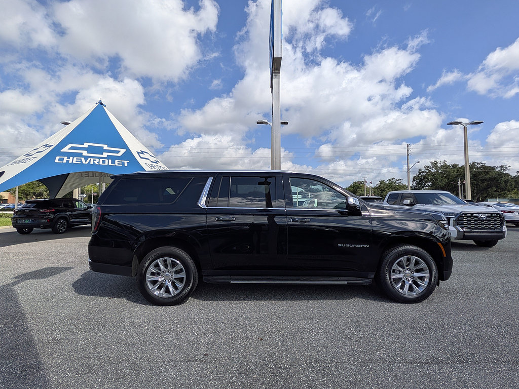 Certified 2025 Chevrolet Suburban Premier AWD/4WD image 2