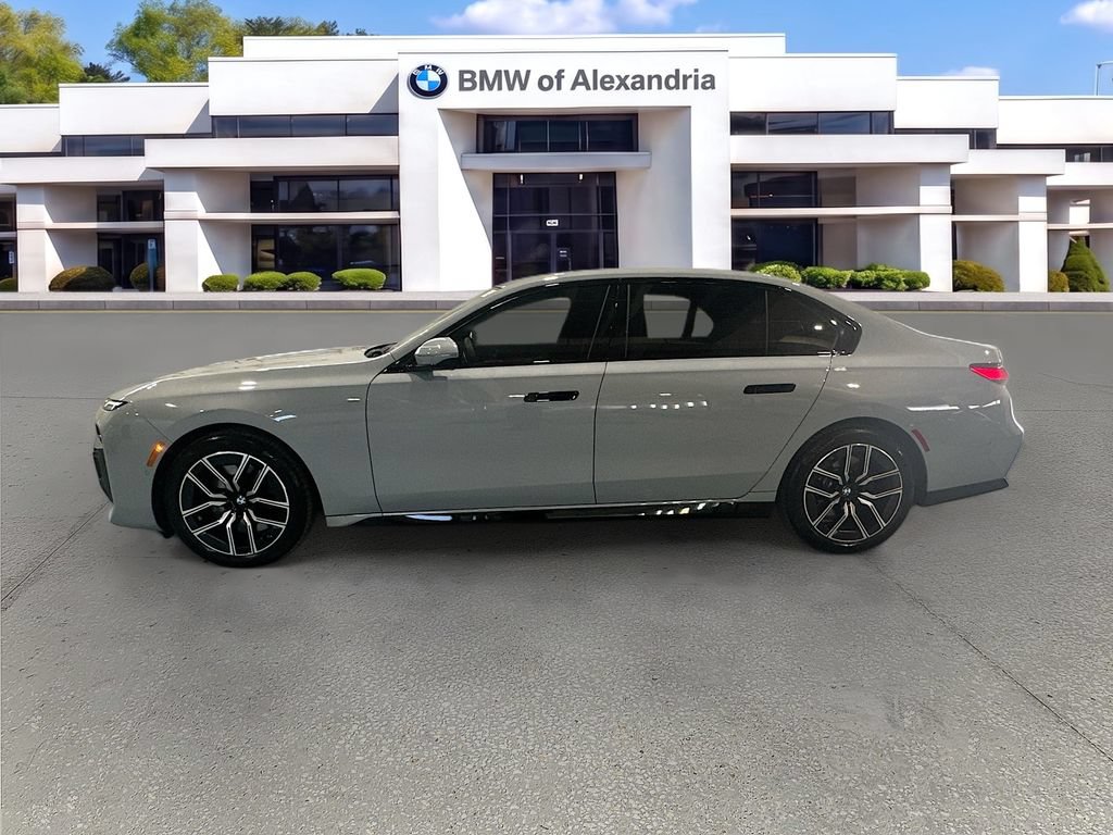 Used 2025 BMW 740i xDrive w/ Premium Package AWD/4WD image 8