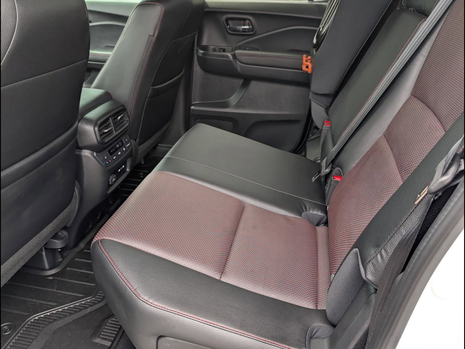 Certified 2024 Honda Ridgeline Black Edition image 14