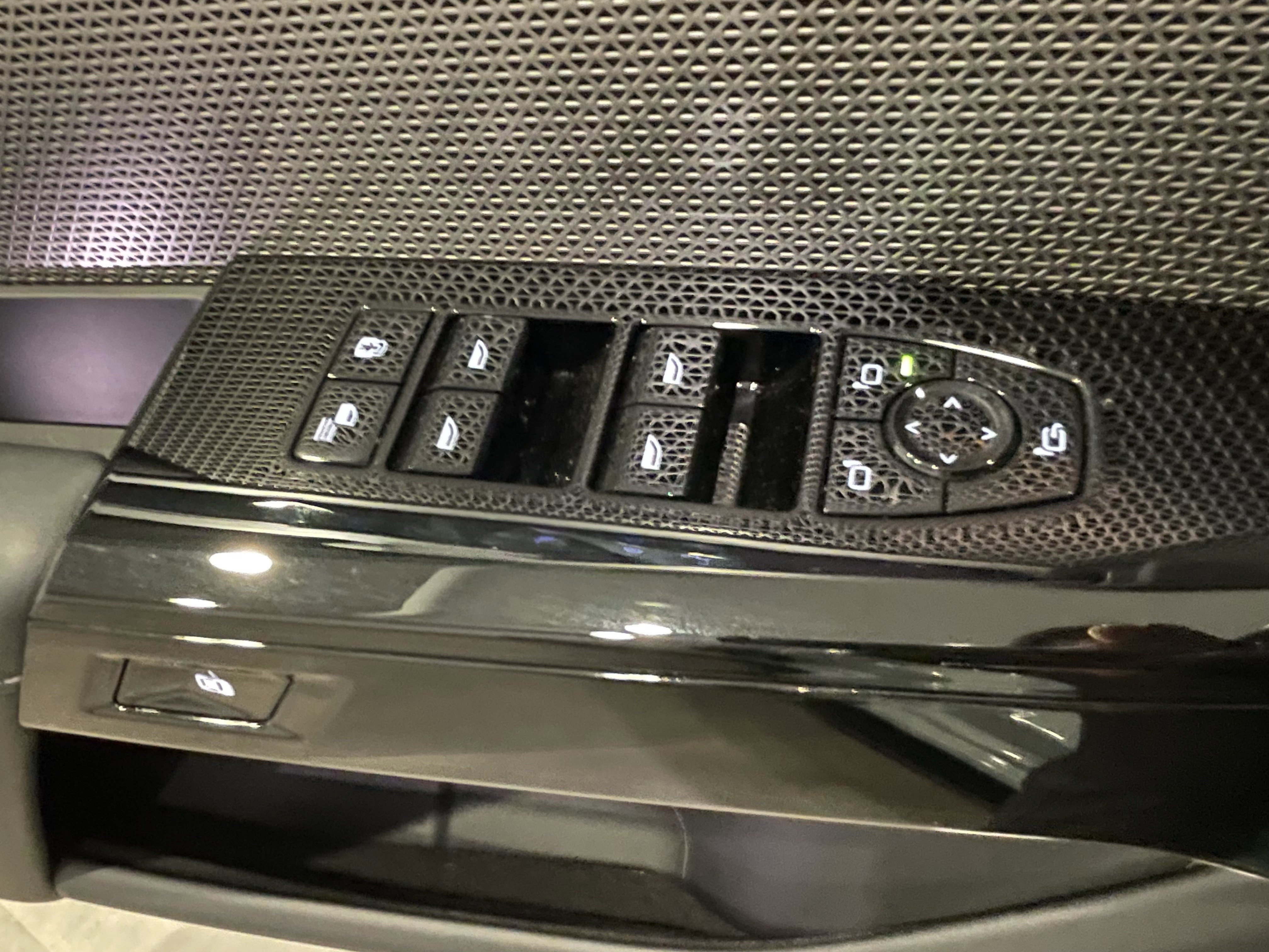 Certified 2024 BMW 760i xDrive w/ Premium Package 2 AWD/4WD image 11