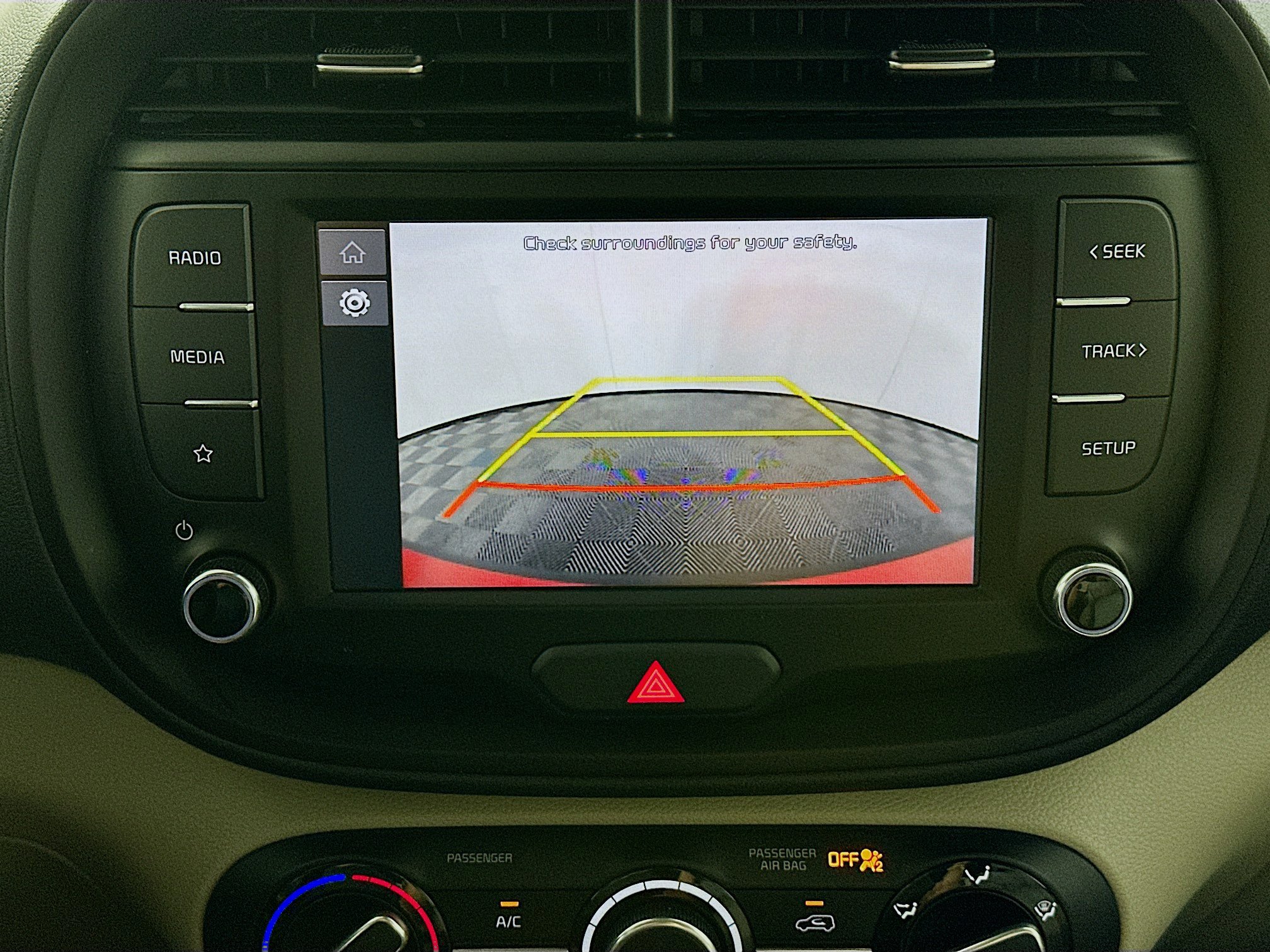 Used 2025 Kia Soul LX w/ LX Technology Package FWD image 22