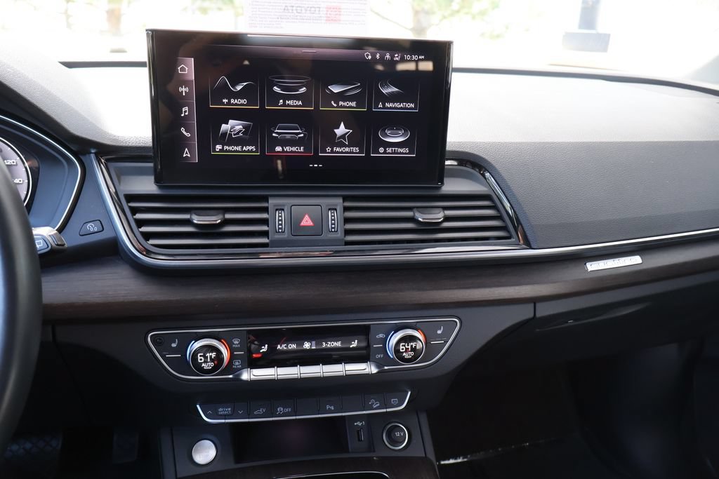 Used 2023 Audi Q5 e Premium w/ Convenience Package AWD/4WD image 5