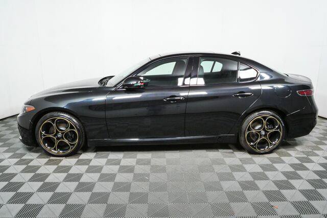 Used 2025 Alfa Romeo Giulia w/ Driving Assist Package RWD image 33