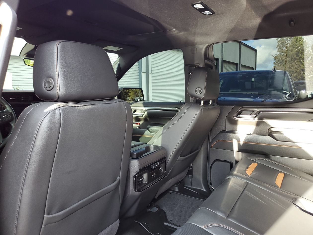 Used 2024 GMC Sierra 1500 AT4 w/ Technology Package AWD/4WD image 10