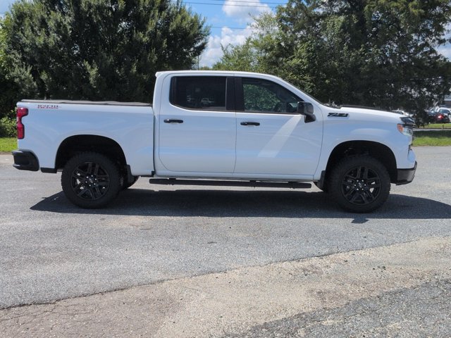 Used 2025 Chevrolet Silverado 1500 LT Trail Boss w/ Convenience Package II AWD/4WD image 3