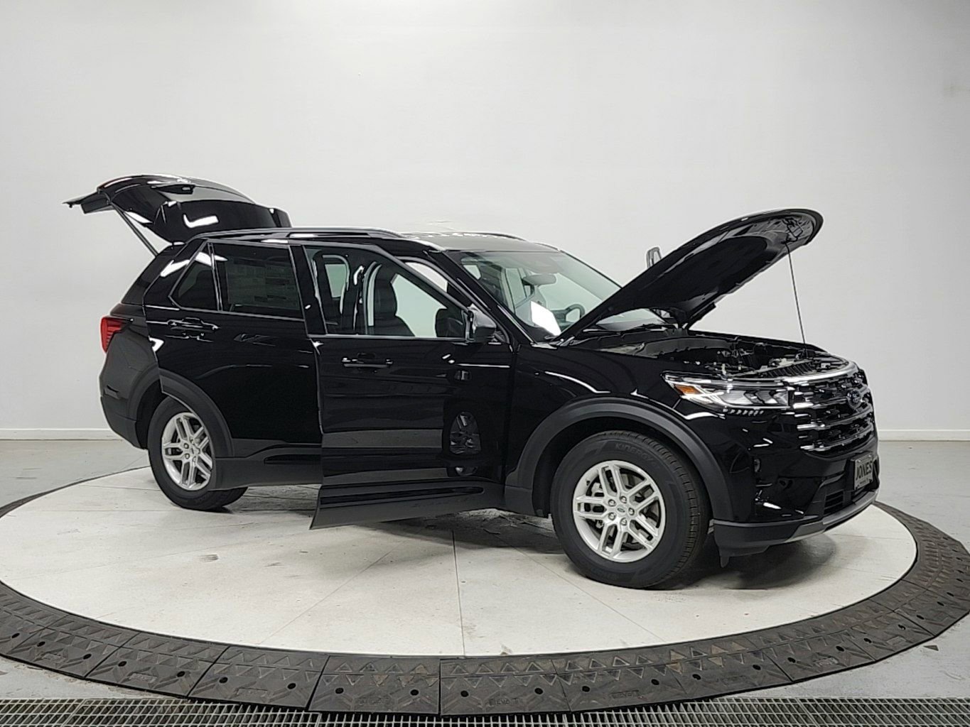 New 2026 Ford Explorer Active w/ Active Comfort Package image 9
