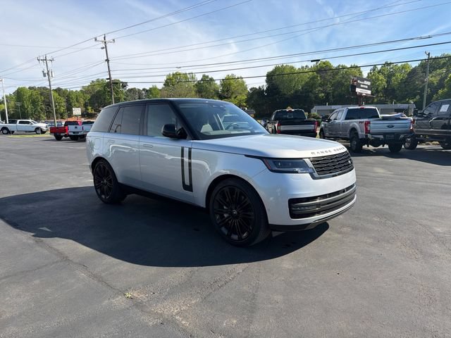 Used 2025 Land Rover Range Rover SE AWD/4WD image 3