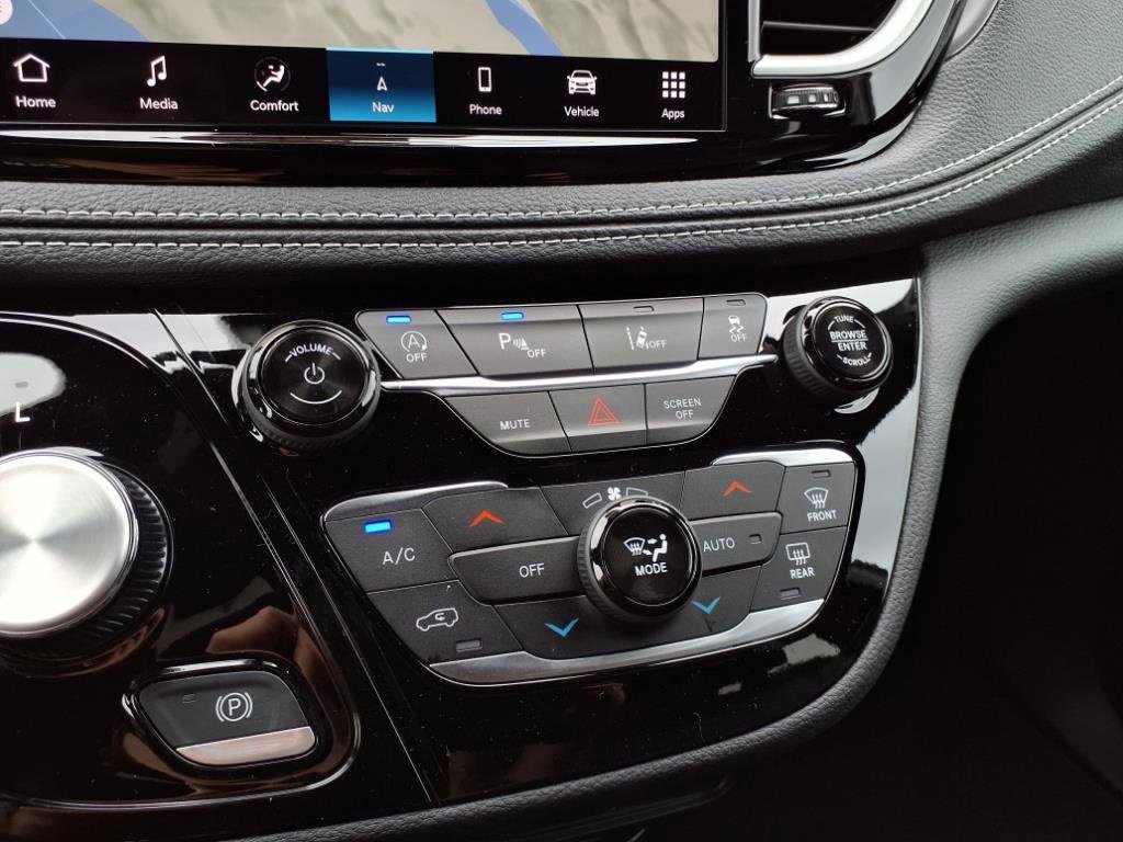 New 2026 Chrysler Pacifica Select image 14