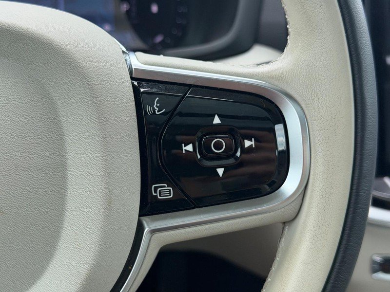 Certified 2025 Volvo S60 B5 Plus AWD/4WD image 18